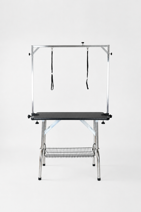 Foldable grooming table
