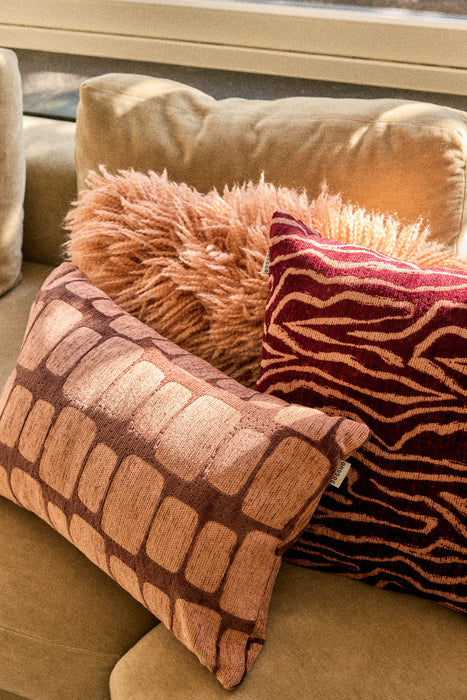 DOGGUO interieur kussen ethnic Bordeaux/Perzik