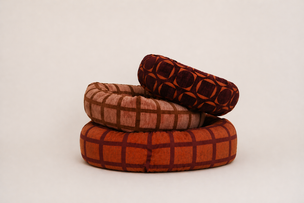 Dogguo donut hondenmand vierkant print mokka bruin